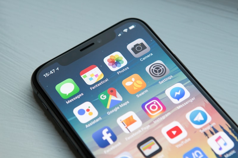 iOS ecommerce app development — native Swift shopping app